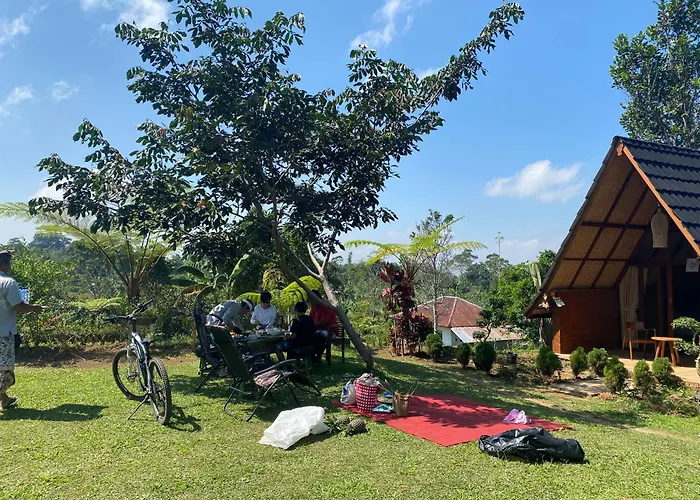 Lembah Cinta Mayungan Кемпинг